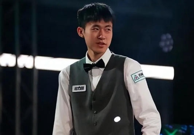 eX, 吉米罗伯逊, 伯逊在首轮